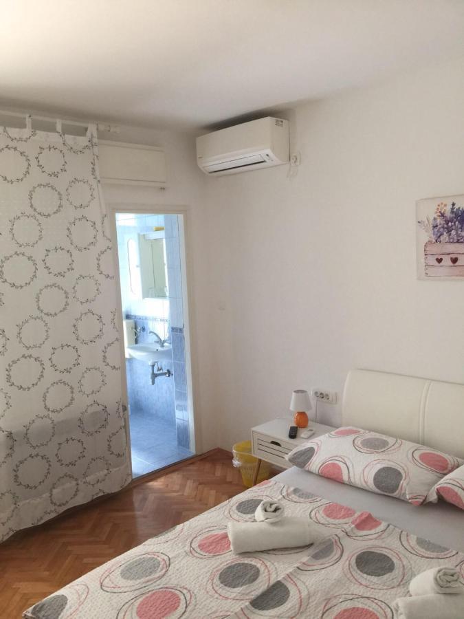 Apartman I Sobe Marijana Rab Town Bagian luar foto